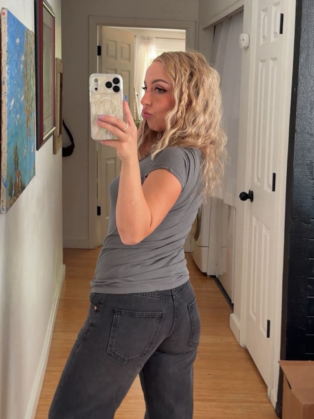 Brandy Melville Gray Short Sleeve Crew Tee - Picture 3 of 8